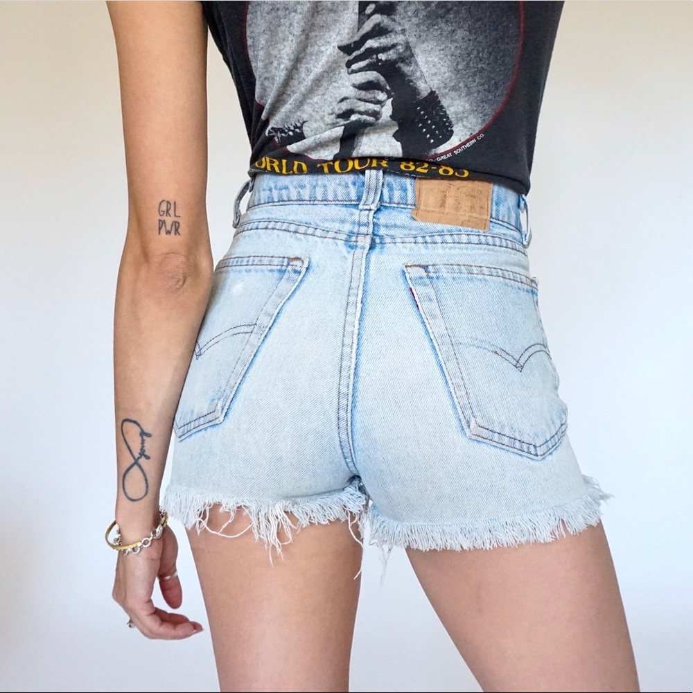 Vintage 517 Levi’s Distressed Cutoff Shorts 27/28
